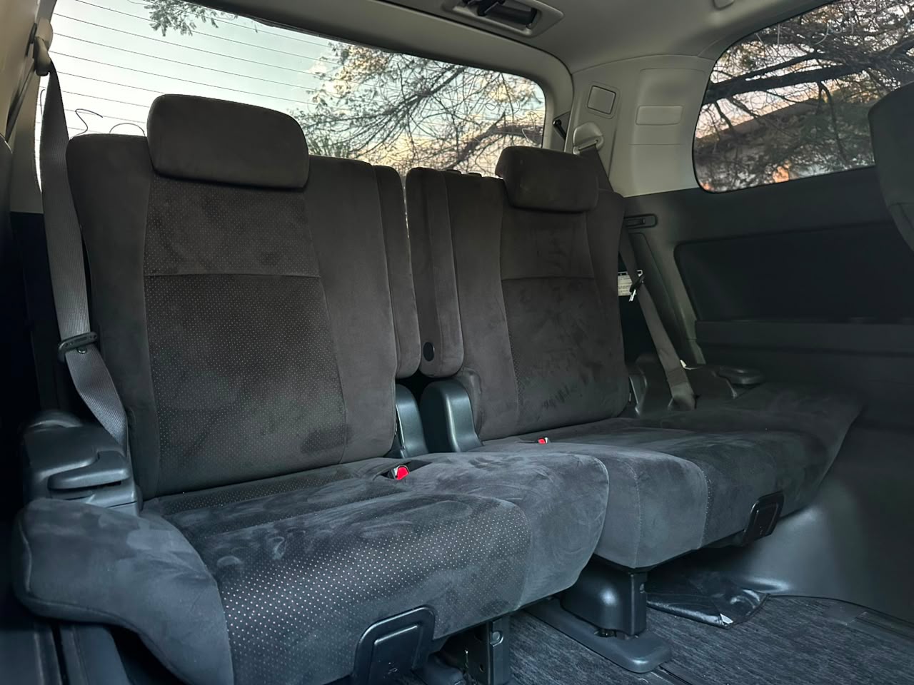 TOYOTA VELLFIRE thumbnail 4